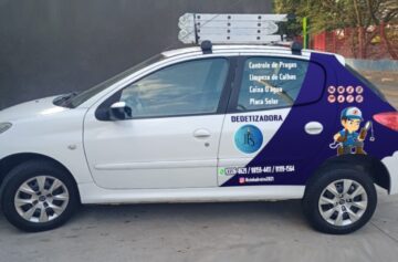 A limpeza de calhas com um profissional garante a remoção eficaz de detritos como folhas, galhos e sujeira.